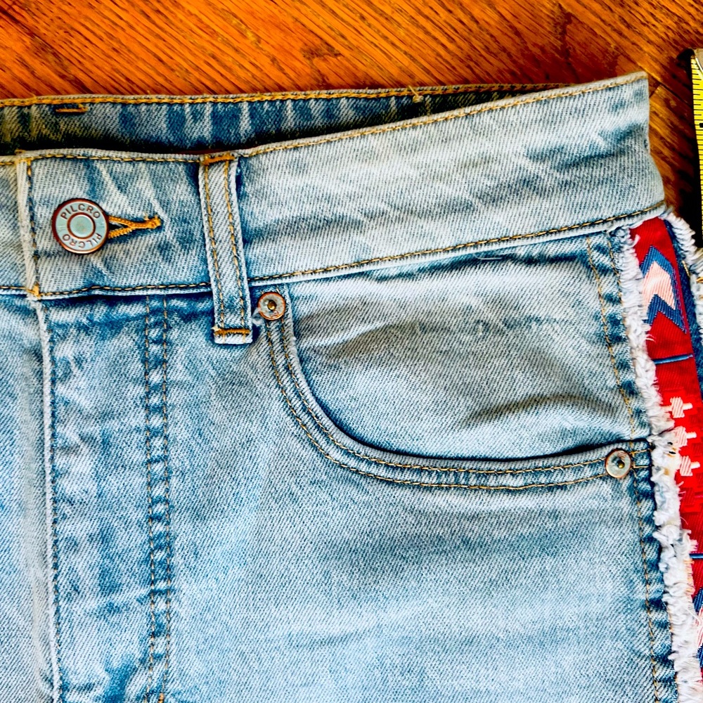 NWOT Anthro Pilcro The Vintage Straight Jeans 28 Aztec stripe light blue wash - Picture 2 of 6